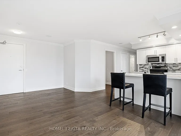 1720 Eglinton Ave E #821 — Photo 14