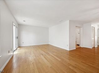 46 Commonwealth Dr, Basking Ridge, NJ 07920