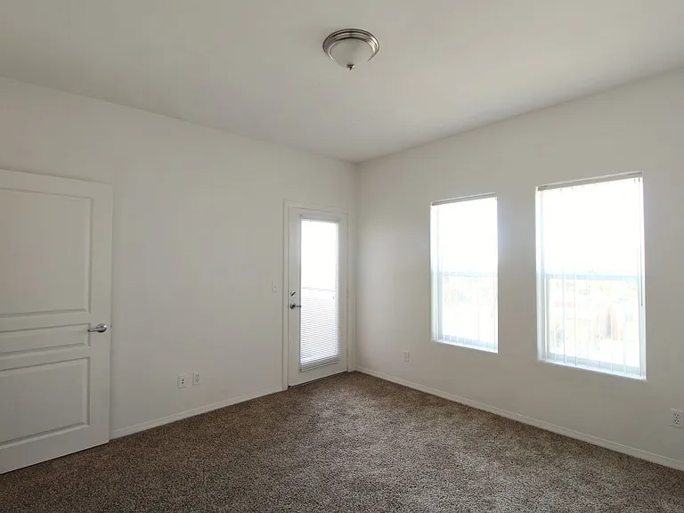 Harborview Apartments — Photo 31