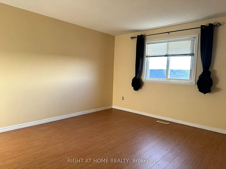 252 Lemon Grass Cres — Photo 15