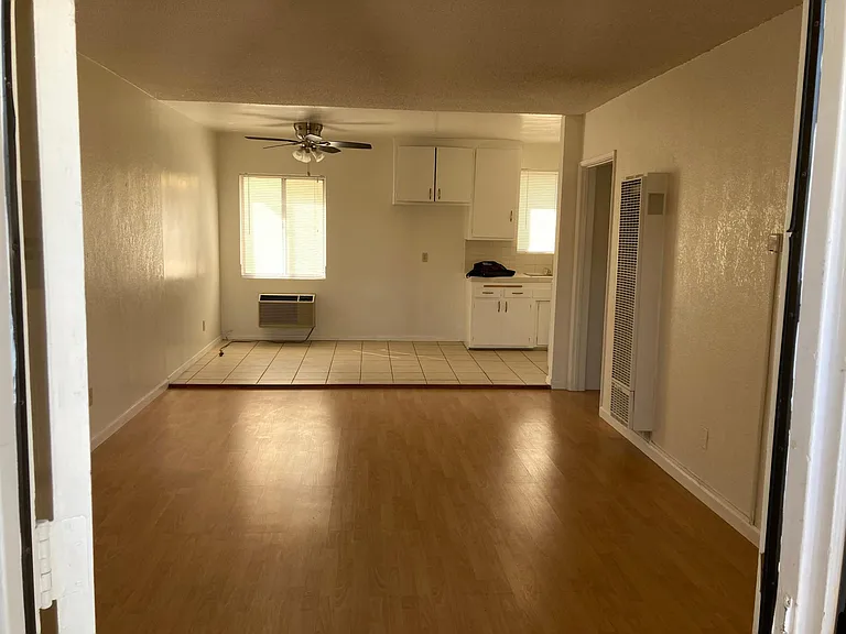 6634 Woodman Ave — Photo 4