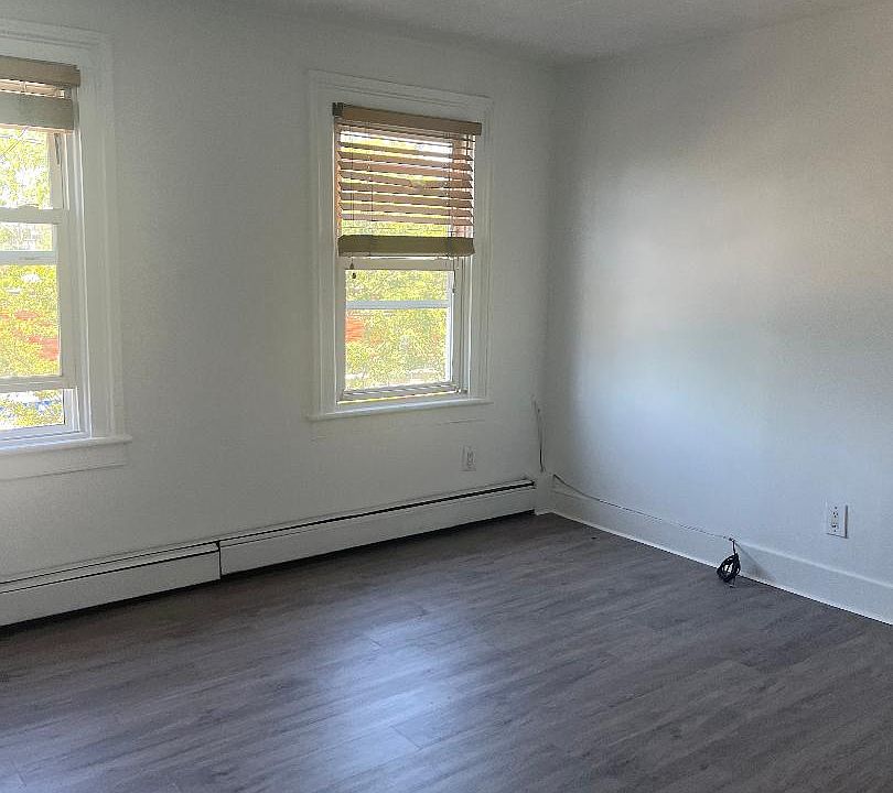 2nd image of 1601 Essex St APT 2
