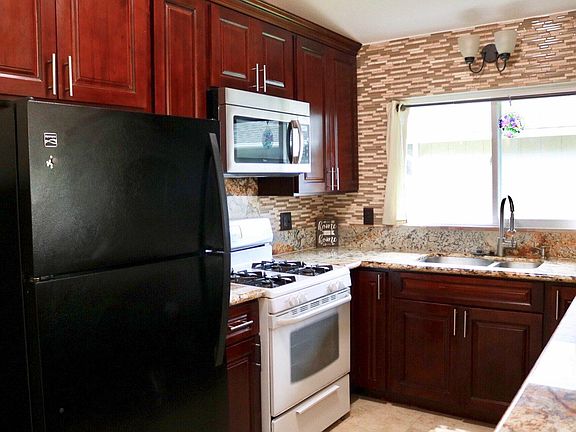 range/microwave, refrig