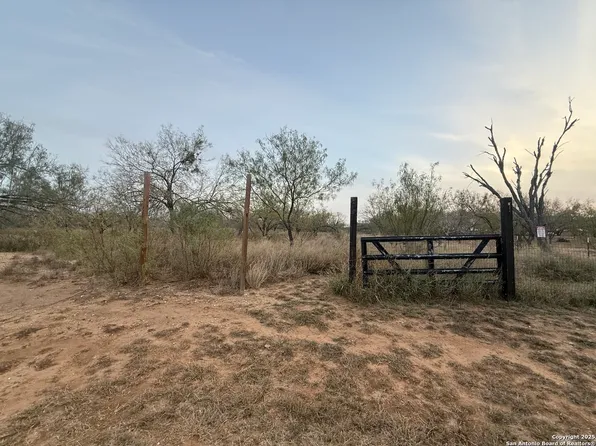 113 CR 2672 LOT 326, Devine, TX 78016