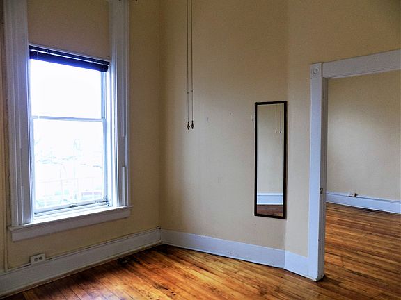 5th image of 56 E Burlington Ave #1