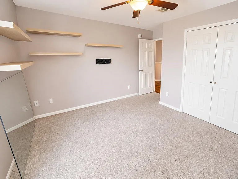 9607 Memorial Crossing Ct — Photo 12