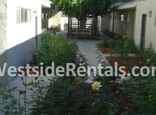 25822 Walnut St APT 8, Lomita, CA 90717