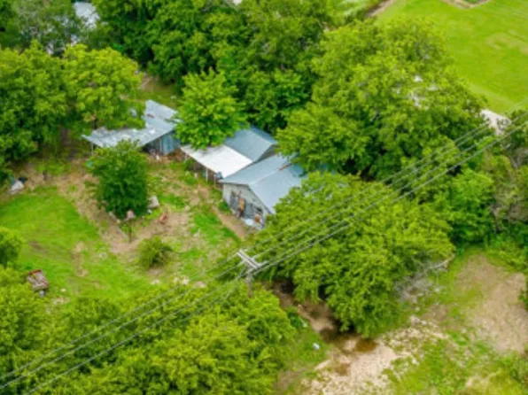 332 N Burleson Ave, De Leon, TX 76444