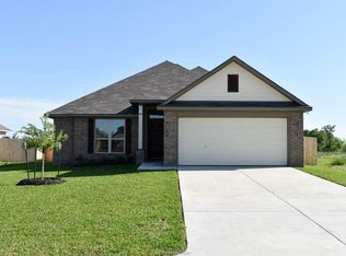 807 Mockingbird St, Navasota, TX 77868