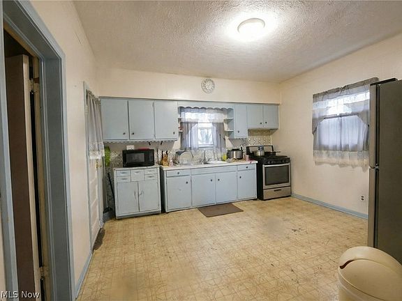 4th image of 307 E Glenwood Ave