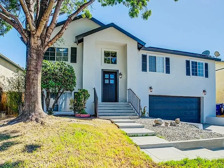 5114 Yellow Rose Ct — Photo 3