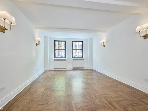 152 East 94th Street 1A image 2 of 10