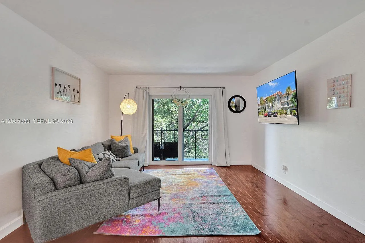 Hidden Harbor Condominium — Photo 3