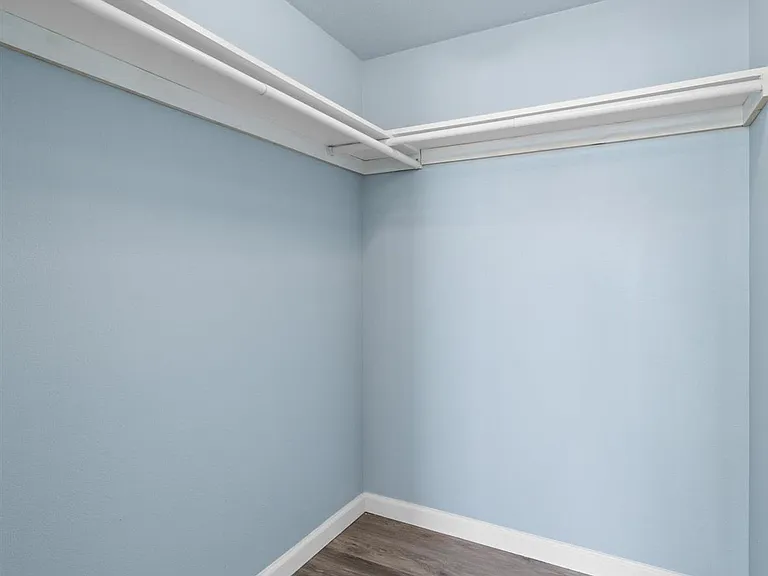 402 Port Royal Way — Photo 22