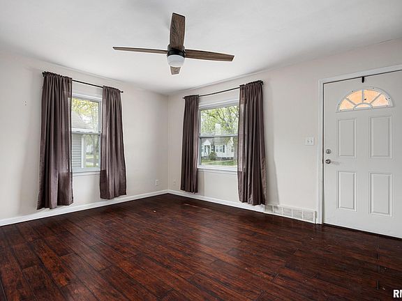 5th image of 315 E Elmhurst Ave