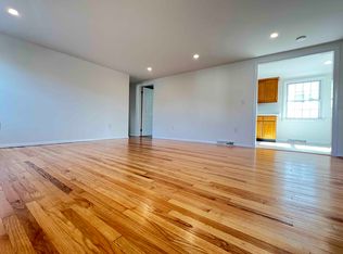 38 Wall St #38B, Madison, CT 06443