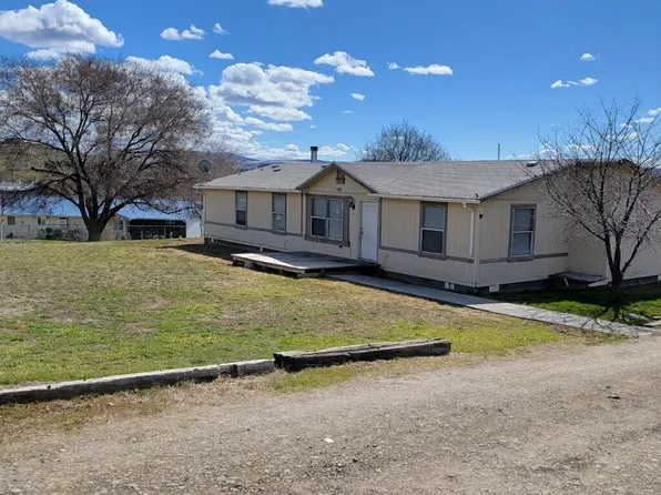 21 Nighthawk Ln, Selah, WA 98942