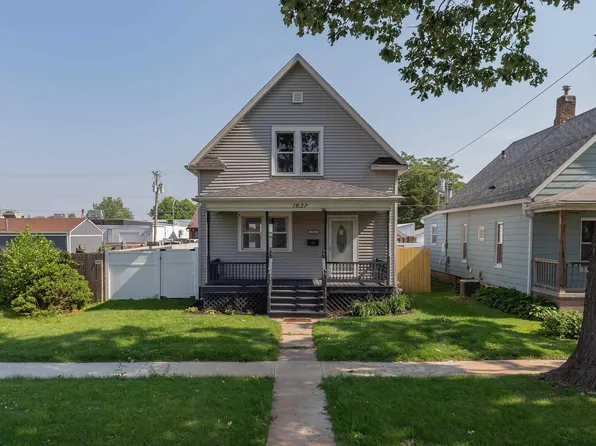 1637 24th Ave, Moline, IL 61265