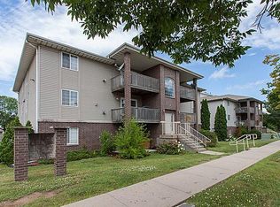 51 W Side Dr, Iowa City, IA 52246