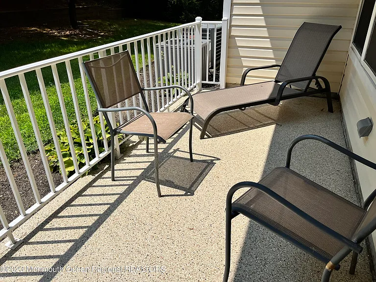 374 Saint Andrews Pl — Photo 11