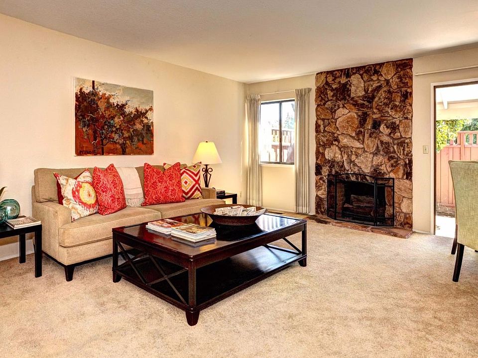 1st image of 18964 Sara Park Cir