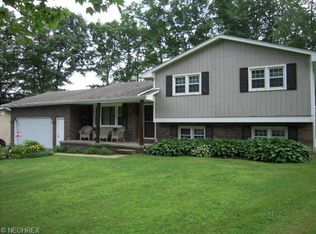 213 Eastwood Dr, New Middletown, OH 44442