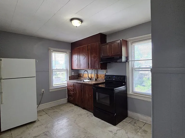 320 Cleveland Ave — Photo 11