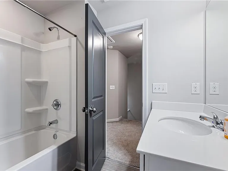 2831 Ridgeview Dr SW — Photo 17