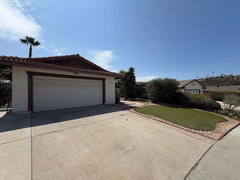 6645 Amberly St — Photo 21