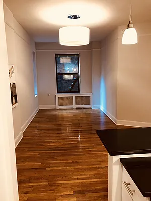 Rented by Metropolis Real Estate of Manhattan | media 10