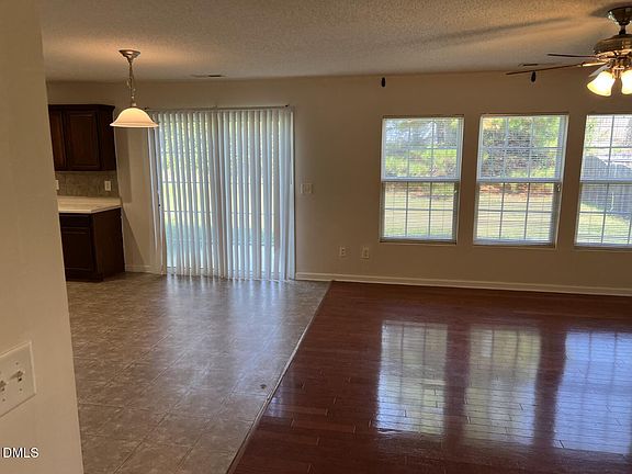 3rd image of 609 Magna Dr