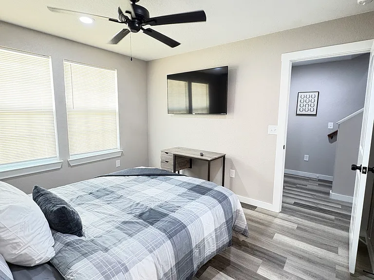 2020 Bagby Ave #A — Photo 23