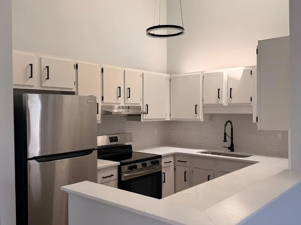 103 Witten Cir APT A-103a, Havelock, NC 28532