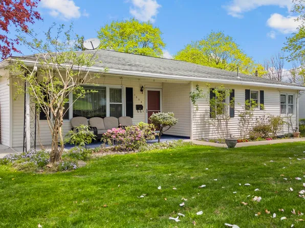 1004 Bunker Hill Avenue, Waterbury, CT 06708