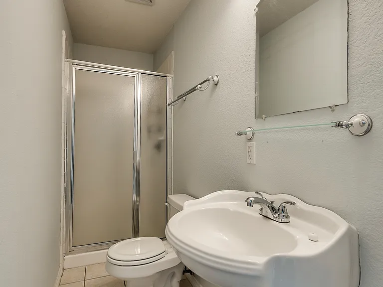 1508 N Peak St — Photo 22