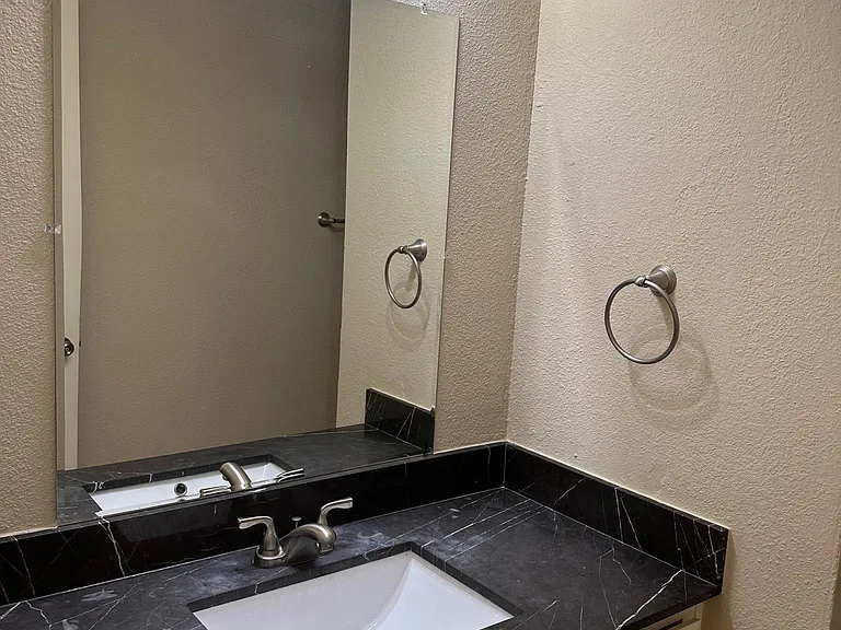 565 Briarcliff Dr — Photo 13