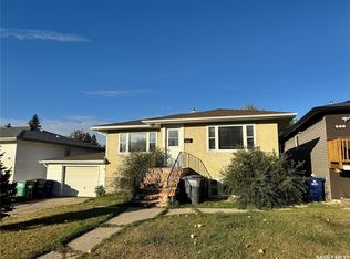 325 V AVENUE S, Saskatoon, SK S7M 3E4