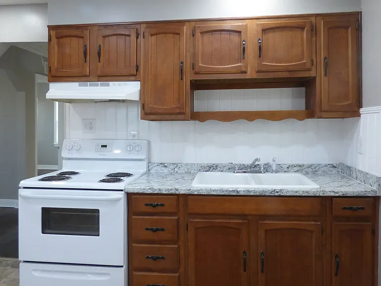 206 Broadview Dr — Photo 10