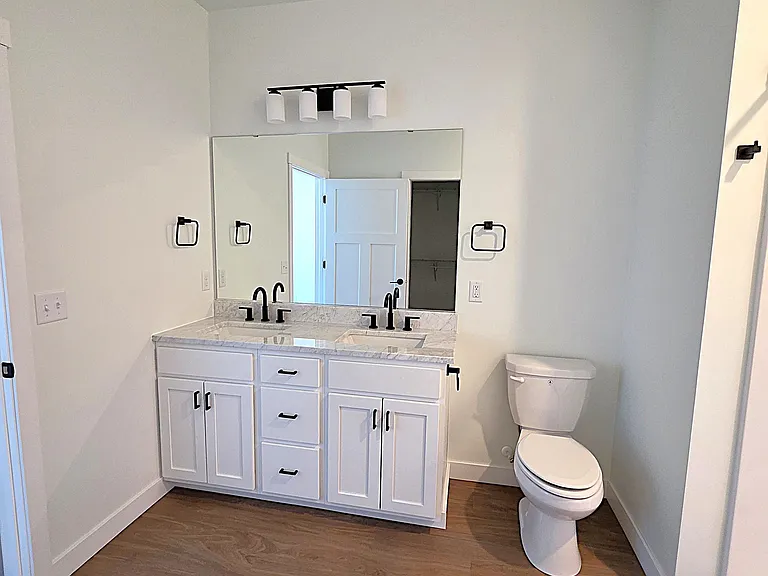1227 Wisteria Ln — Photo 23