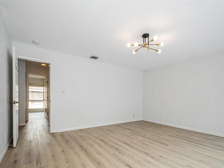 8208 NW 8th Pl — Photo 16