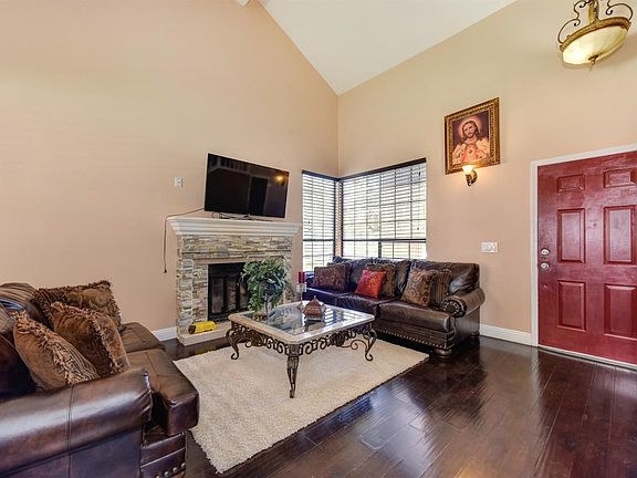 4th image of 3418 Bridgeford Dr