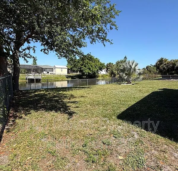 3185 Clifford St — Photo 22