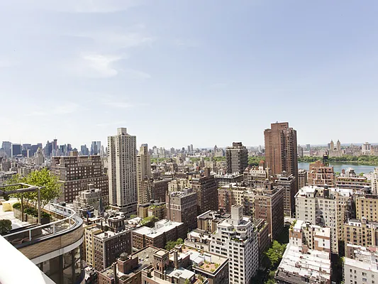 Sold by Sotheby's International Realty | media 12
