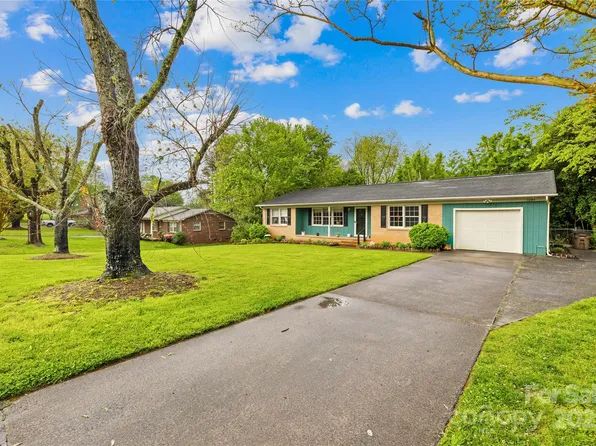 1204 Meadowood Dr, Shelby, NC 28150