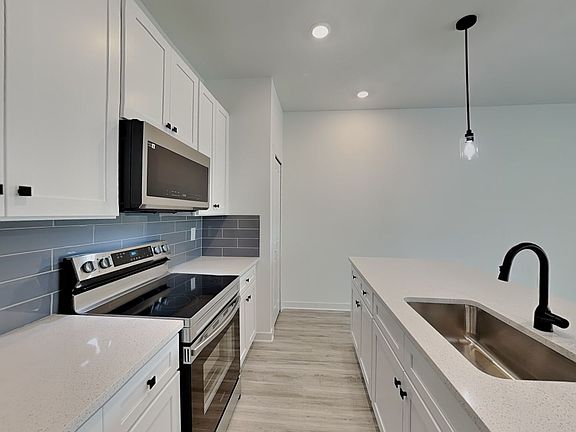 4th image of 4604 24th St SW