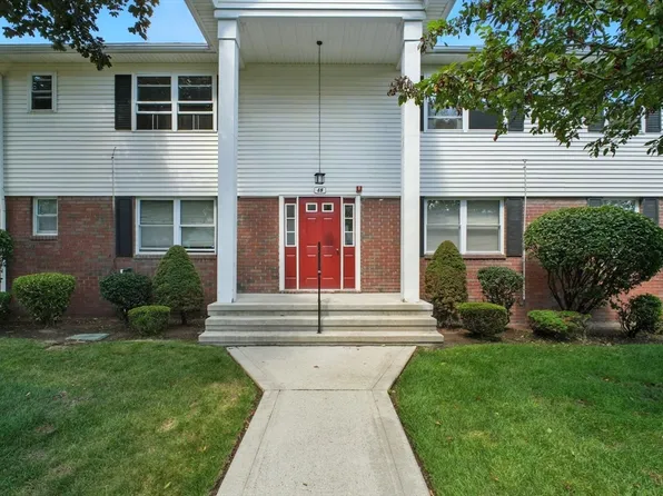 48 Colonial Cir Unit D, Chicopee, MA 01020