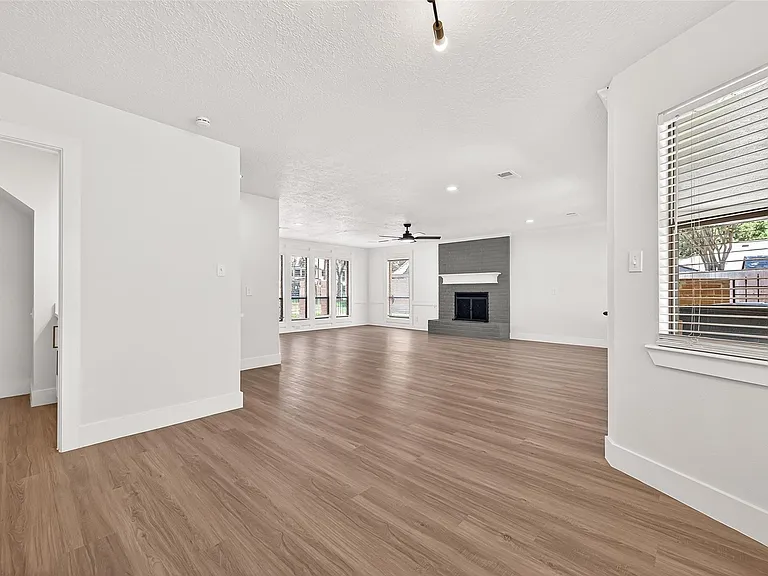 2730 Blue Glen Ln — Photo 18