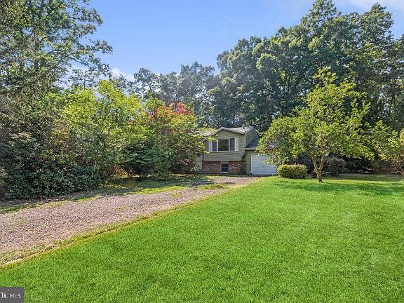 2nd image of 5 Goose Pond Rd