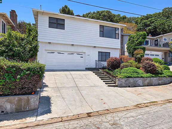 2nd image of 1348 Paloma Ave