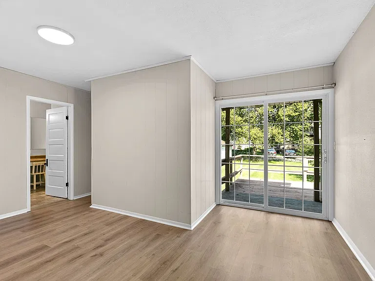 732 S Main Ave — Photo 18